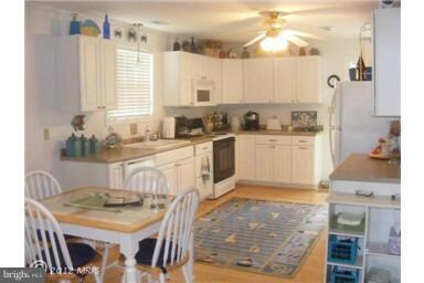 427 Irving Ave, Colonial Beach, VA 22443 - photo 7