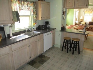 32 Randall Ave, Old Orchard Beach, ME 04064 - photo 3