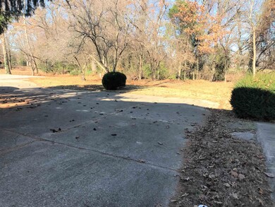 2176 S Cypress Dr, Vincennes, IN 47591 - photo 4