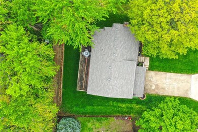 Green yard and well-kept landscaping!