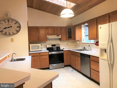 234 Calvert Dr, Lusby, MD 20657 - photo 4