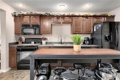 2215 SW Suncatcher Rd, Lees Summit, MO 64082 - photo 7