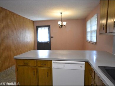 5501 Lancer Dr, High Point, NC 27263 - photo 5