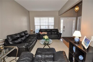 Large living room, freshly painted!