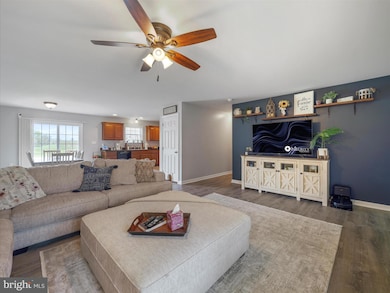 403 W Blakeley Dr, Charles Town, WV 25414 - photo 7