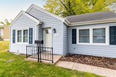 1304 60th St, Des Moines, IA 50311 - photo 3