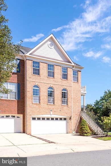 25536 Crossfield Dr, Chantilly, VA 20152 - photo 7