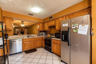 4467 Melissa Ct W, Jacksonville, FL 32210 - photo 4