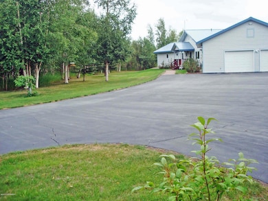 house 01 driveway