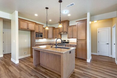 1517 Blackberry Run St, Central Point, OR 97502 - photo 3