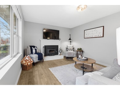 353 72nd St, Springfield, OR 97478 - photo 7