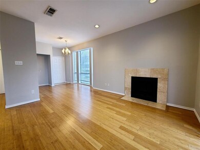 2002 N Fitzhugh Ave unit 3, Dallas, TX 75204 - photo 3