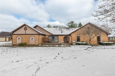 3985 Shagbark Ln, Beavercreek, OH 45440 - photo 2