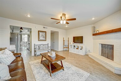 10340 Longmont Dr unit 477, Houston, TX 77042 - photo 5