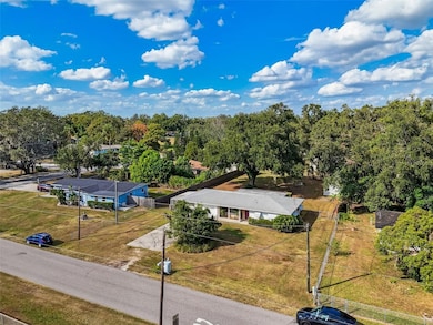 1004 Hummingbird Ln, Brandon, FL 33511 - photo 2