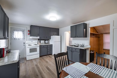 1406 6th St S, La Crosse, WI 54601 - photo 3