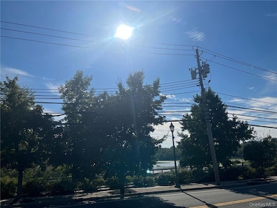 100 Lake Rd unit 8, Congers, NY 10920 - photo 2