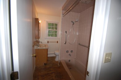 11 Ackerman St, Salem, NH 03079 - photo 7