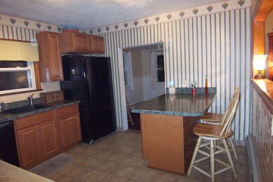 2 Marshall Ave, Adams, MA 01220 - photo 6