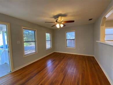 703 S Miller St, Decatur, TX 76234 - photo 2