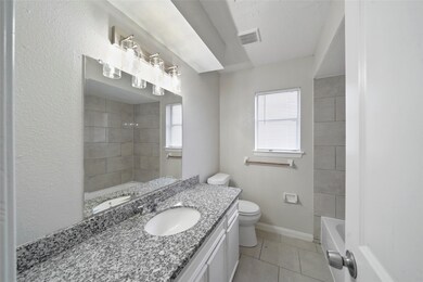 904 Ellena Rd unit 16, Houston, TX 77076 - photo 6