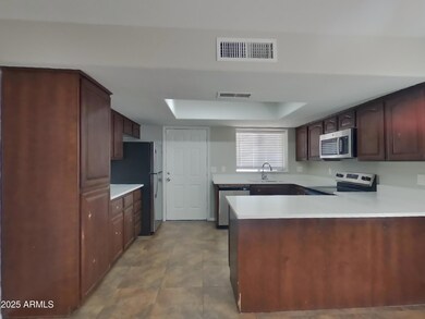 570 W Myrna Ln, Chandler, AZ 85225 - photo 4