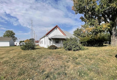 114 S West St, Linden, IN 47955 - photo 3