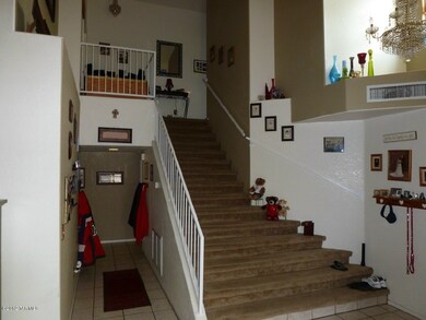 Dramatic entry staircase