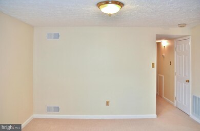 19613 Gunners Branch Rd, Germantown, MD 20876 - photo 6