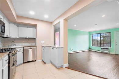 68 Lamped Loop unit 1, Staten Island, NY 10314 - photo 2