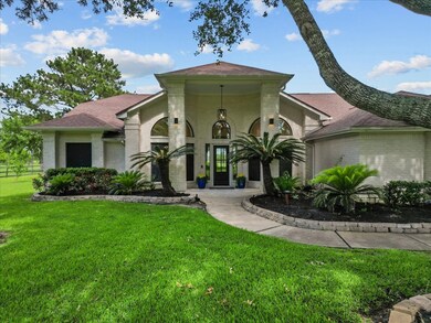 319 Bayou End Cir, Alvin, TX 77511 - photo 2