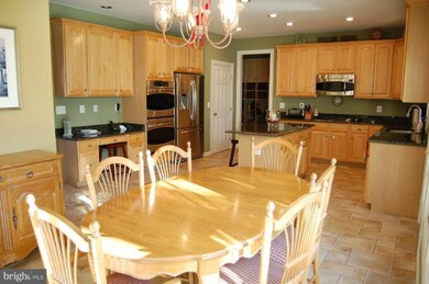 11697 Carson Overlook Ct, Herndon, VA 20170 - photo 6