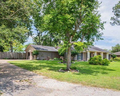 601 8th St, Bay City, TX 77414 - photo 4