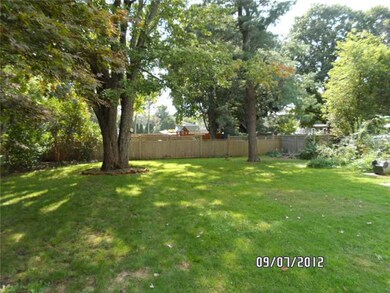 13 Maple St, Bellingham, MA 02019 - photo 2