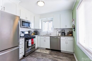 512 Lorraine Ave, Middlesex, NJ 08846 - photo 4