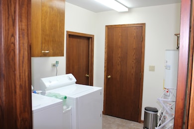 215 Crystal Lake Rd, Lake In the Hills, IL 60156 - photo 3