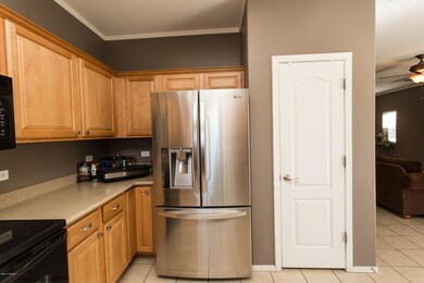 Kitchen w/ Pantry