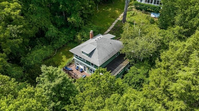 63-z 525 W College St154
