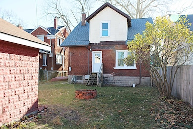 1815 Griswold St, Port Huron, MI 48060 - photo 3