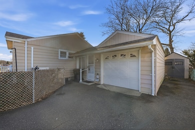 744 Bradley Rd, Springfield, MA 01109 - photo 3