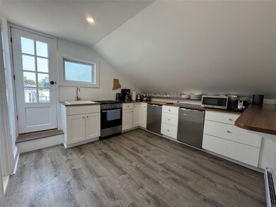 8 Barney St unit 3, Newport, RI 02840 - photo 6