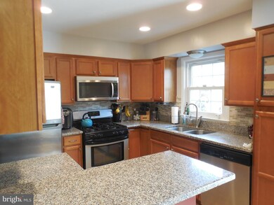 3070 White Birch Ct, Fairfax, VA 22031 - photo 3