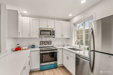 11708 Admiralty Way unit F, Everett, WA 98204 - photo 5