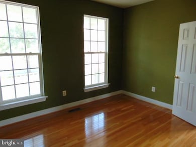 12127 Cypress Spring Rd, Clarksburg, MD 20871 - photo 4