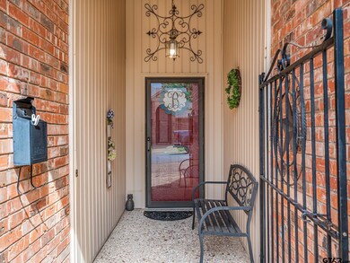 305 Amberwood Cir, Tyler, TX 75701 - photo 3