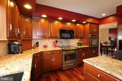 11116 Parkwood Dr, Hagerstown, MD 21742 - photo 6