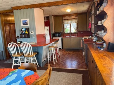 299 Tuckerman Ave, Middletown, RI 02842 - photo 4