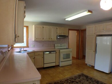 672 Shad St, North Tonawanda, NY 14120 - photo 5