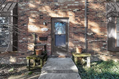 4-web-or-mls-1607-mcnaughten-rd