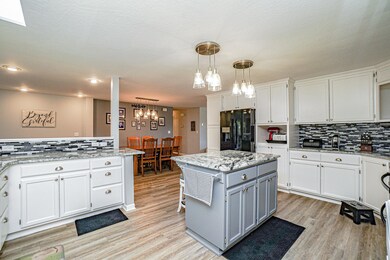 3398 Green Acres Dr, Central Point, OR 97502 - photo 5